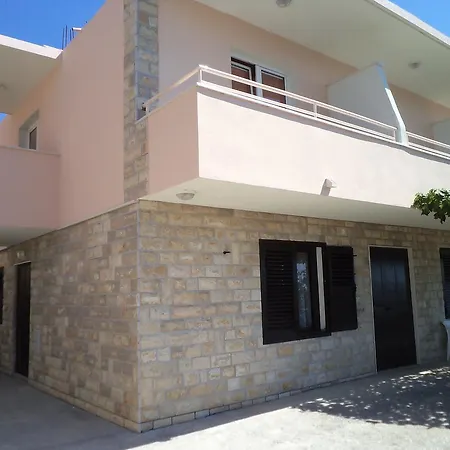 Razanj 2100a Apartment *